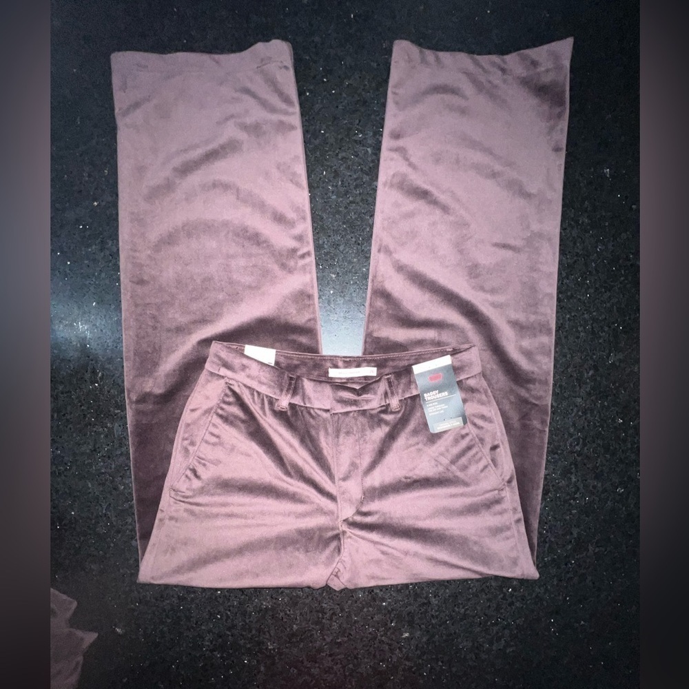 🎉HOST PICK🎉 NWT LEVI’S PLUM VELVET WIDE LEG BAGGY LEG PANTS SZ 25x31 - Picture 6 of 13
